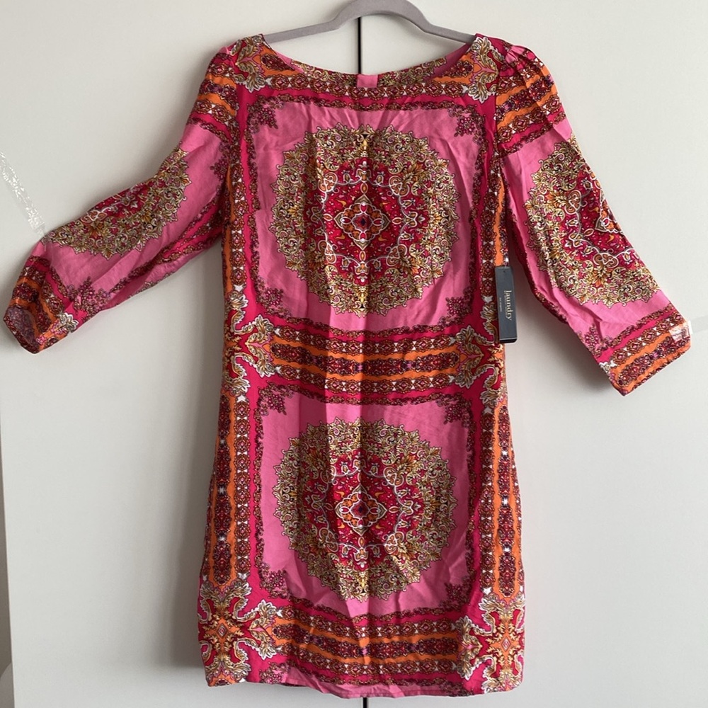 New Colorful Dress  Laundry by Shelly Segal Size: 6